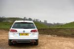 Volkswagen Golf Alltrack 2017 года (UK)